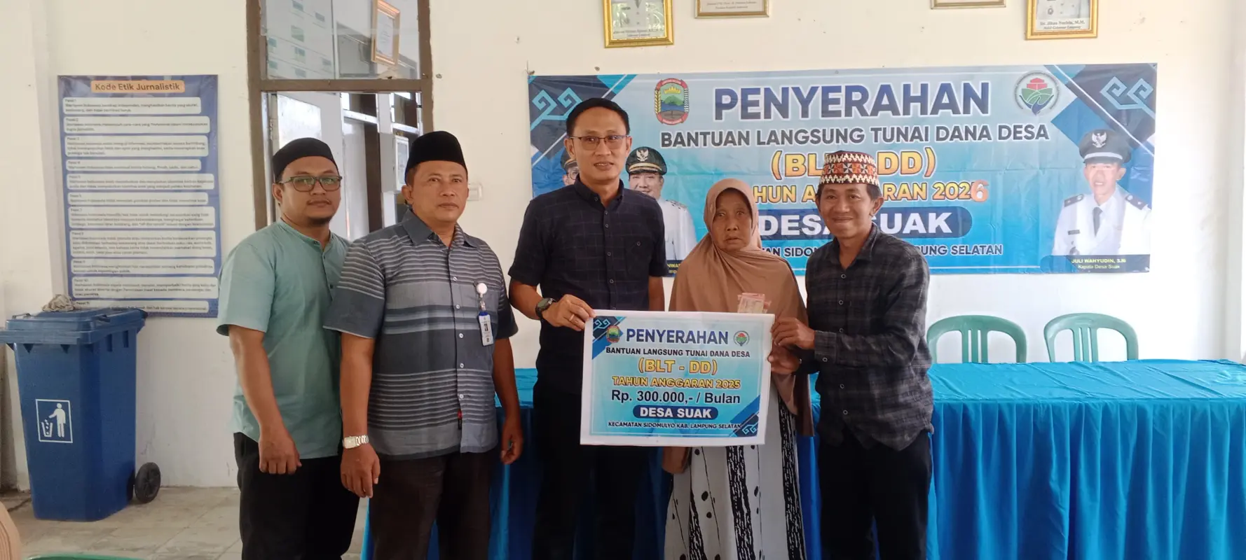 Pemerintah Desa Suak Salurkan BLT DD Kepada 8 Keluarga Penerima Mangfaat