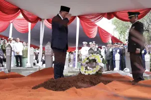 Menhan Sjafrie Sjamsoeddin Pimpin Prosesi Upacara Pemakaman Militer Almarhum Jenderal TNI (Purn.) Ryamizard Ryacudu